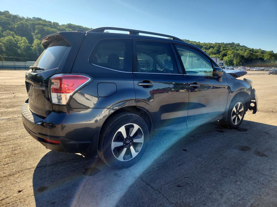 Продажа на аукционе авто 2018 Subaru Forester, vin: JF2SJARC1JH421173, номер лота: 62725646