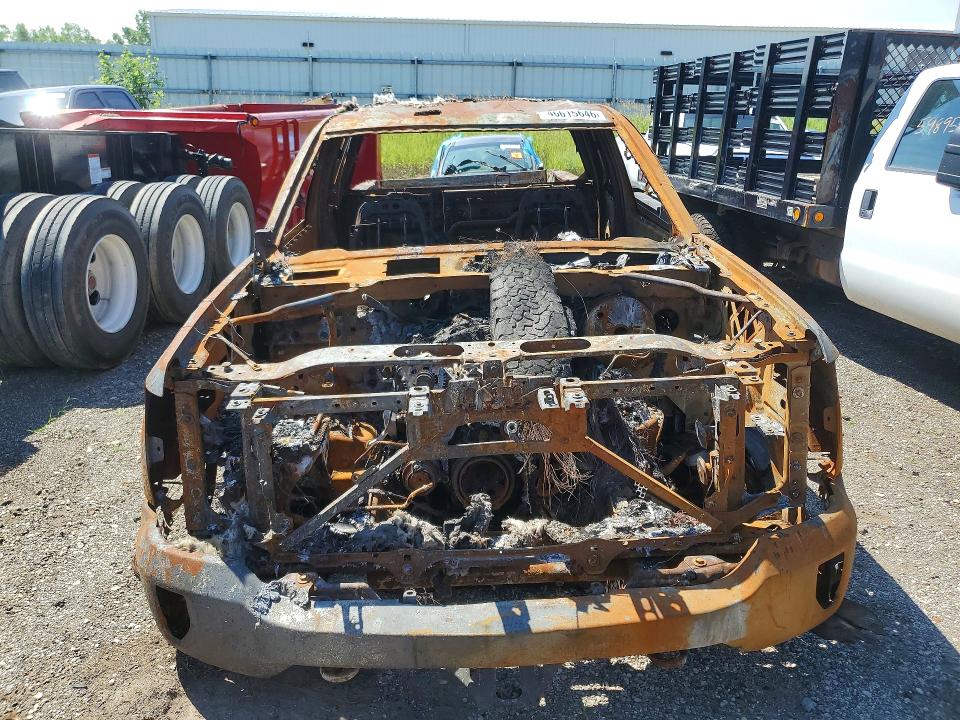 Продажа на аукционе авто 2018 Chevrolet Silverado, vin: 1GCVKREC4JZ208399, номер лота: 46615646