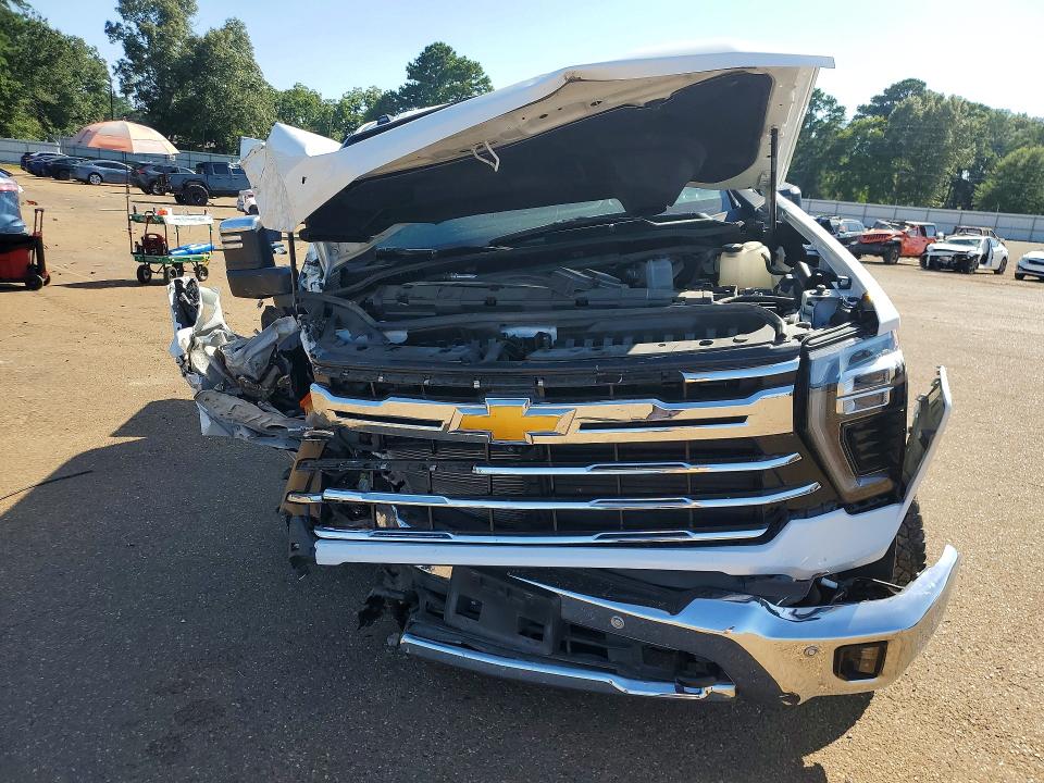 62254876 :رقم المزاد ، 1GC4KPEY1SF226552 vin ، 2025 Chevrolet Silverado مزاد بيع