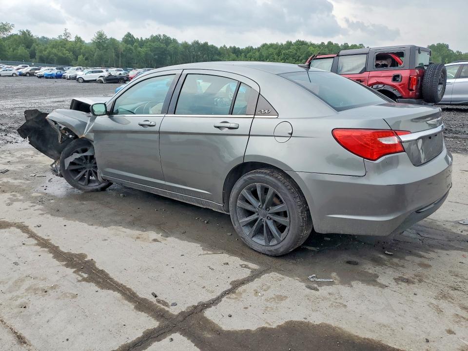 61877546 :رقم المزاد ، 1C3CCBCGXDN524729 vin ، 2013 Chrysler 200 مزاد بيع