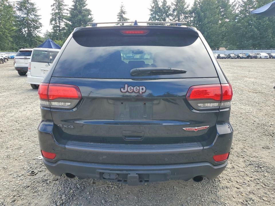 62133356 :رقم المزاد ، 1C4RJFLT8JC120979 vin ، 2018 Jeep Grand Cherokee مزاد بيع