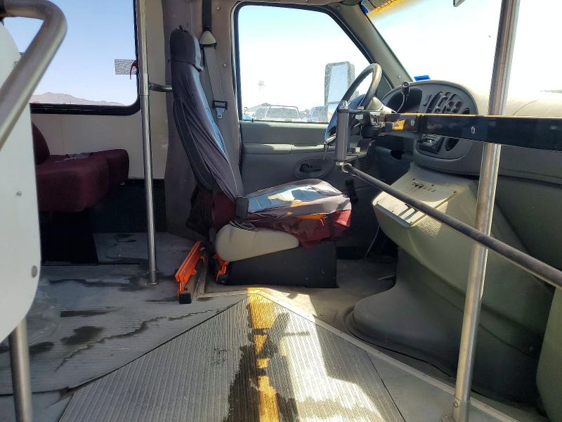 59388236 :رقم المزاد ، 1FDXE45S45HB24312 vin ، 2005 Ford E450 مزاد بيع