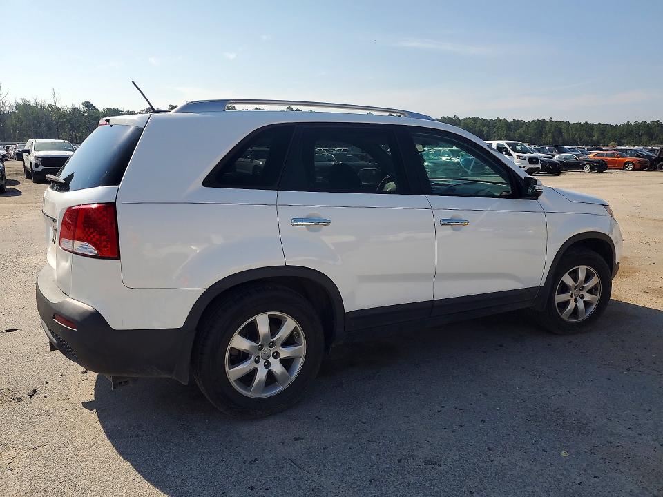 2013 Kia Sorento მანქანა იყიდება აუქციონზე, vin: 5XYKT4A61DG409943, აუქციონის ნომერი: 59901156