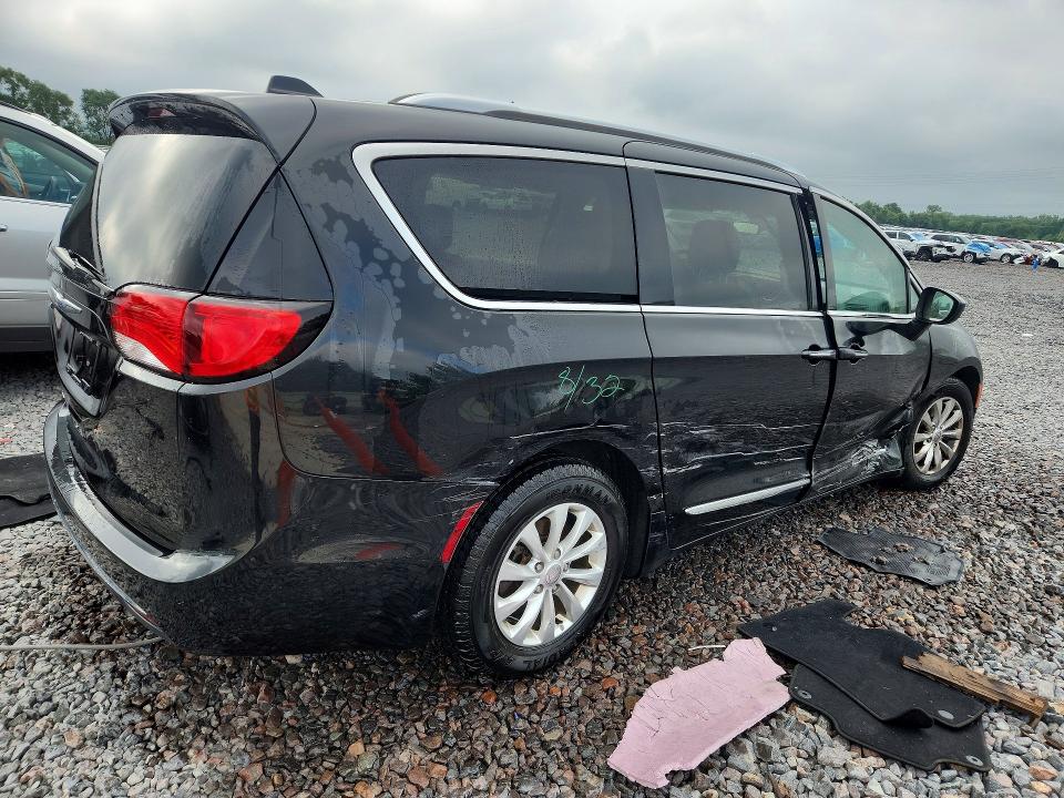 58130086 :رقم المزاد ، 2C4RC1EGXJR291821 vin ، 2018 Chrysler Pacifica مزاد بيع