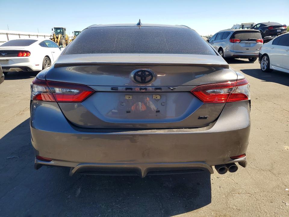 2021 Toyota Camry მანქანა იყიდება აუქციონზე, vin: 4T1G11AK3MU513447, აუქციონის ნომერი: 60682406