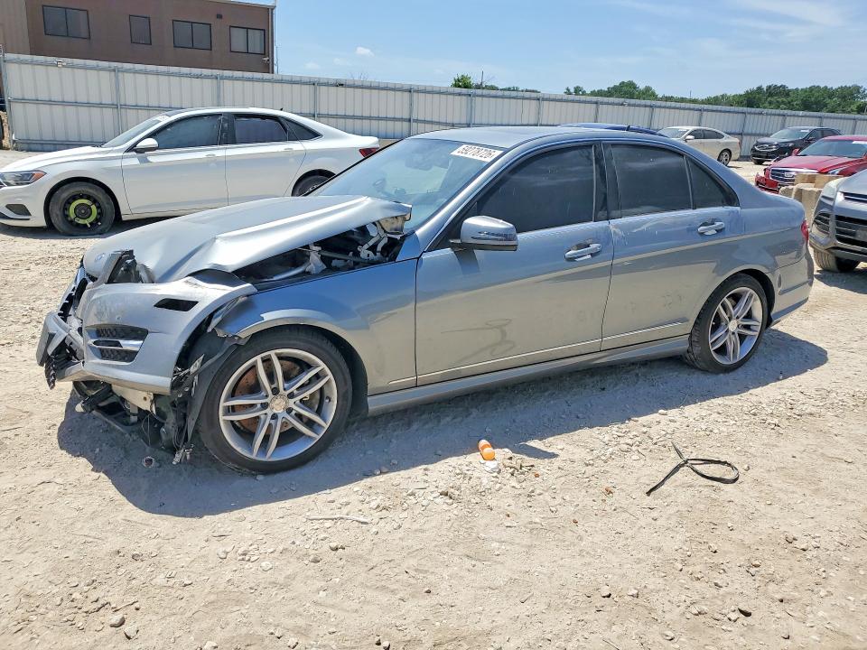 2013 Mercedes-benz C მანქანა იყიდება აუქციონზე, vin: WDDGF8AB2DG150531, აუქციონის ნომერი: 59278726