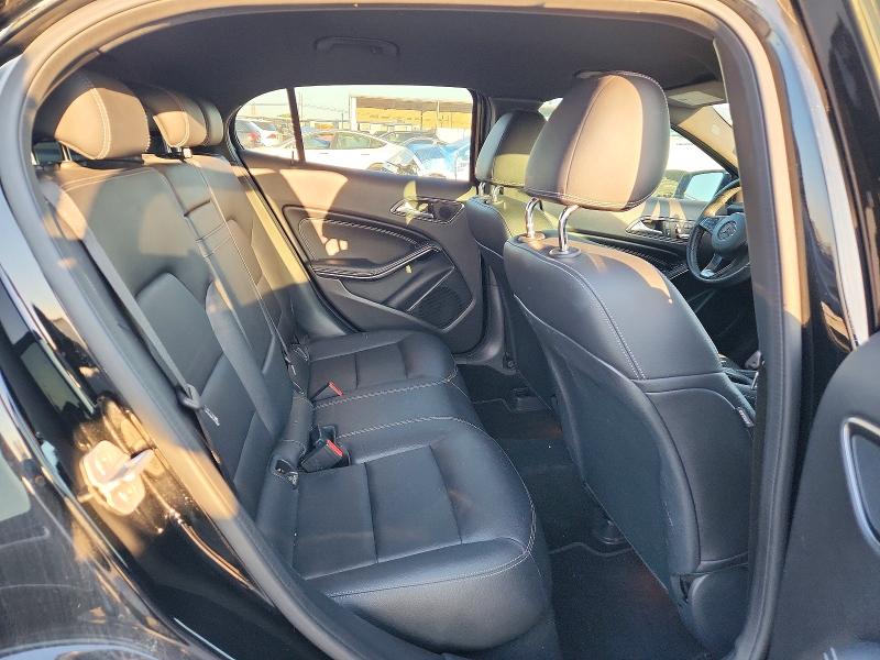 59975806 :رقم المزاد ، WDCTG4EB8JJ401957 vin ، 2018 Mercedes-benz Gla مزاد بيع