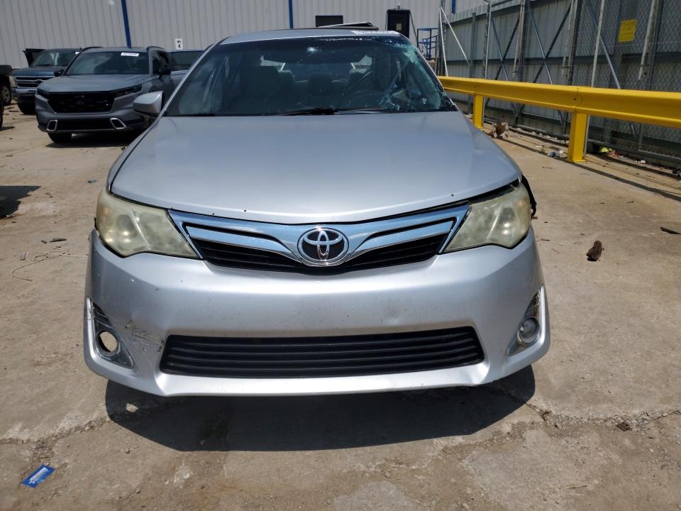62944306 :رقم المزاد ، 4T4BF1FK6CR216164 vin ، 2012 Toyota Camry مزاد بيع