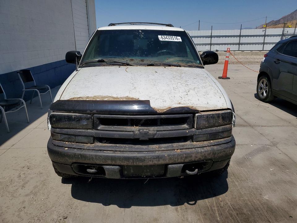 63433516 :رقم المزاد ، 1GNCT18WX1K163836 vin ، 2001 Chevrolet Blazer مزاد بيع