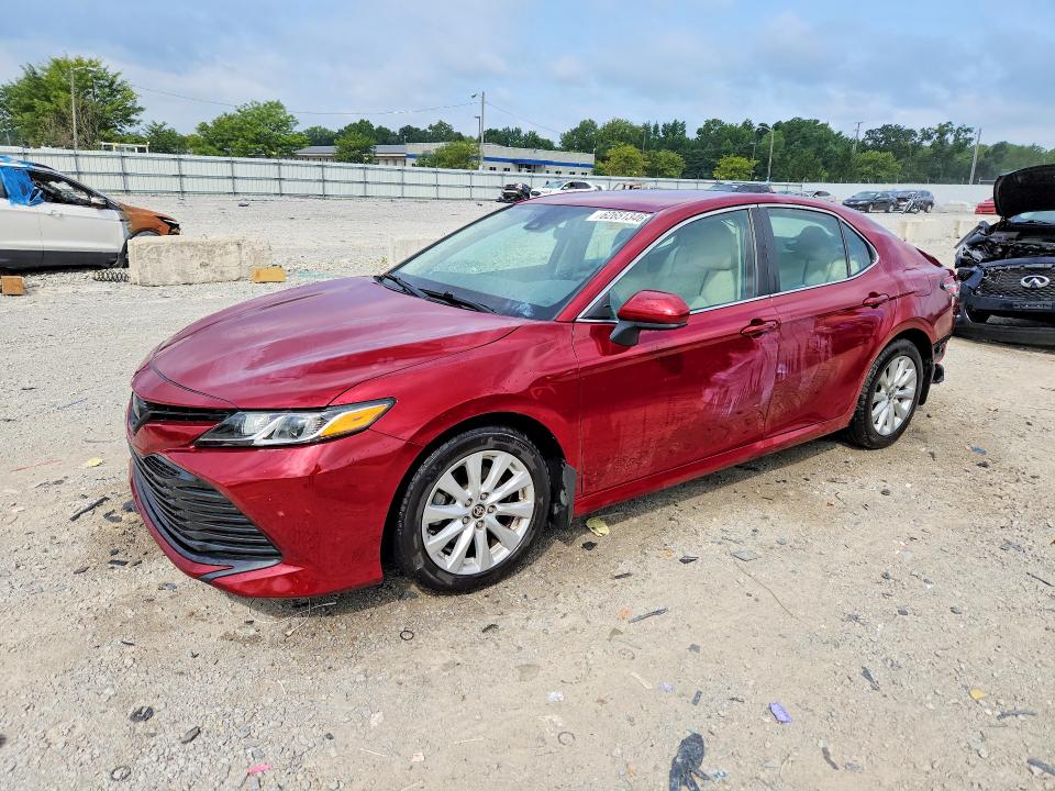 62651346 :رقم المزاد ، 4T1C11AK5LU978292 vin ، 2020 Toyota Camry مزاد بيع