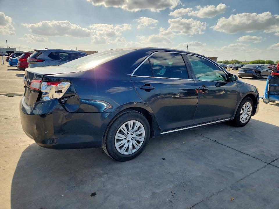 58781326 :رقم المزاد ، 4T4BF1FK7CR182431 vin ، 2012 Toyota Camry مزاد بيع