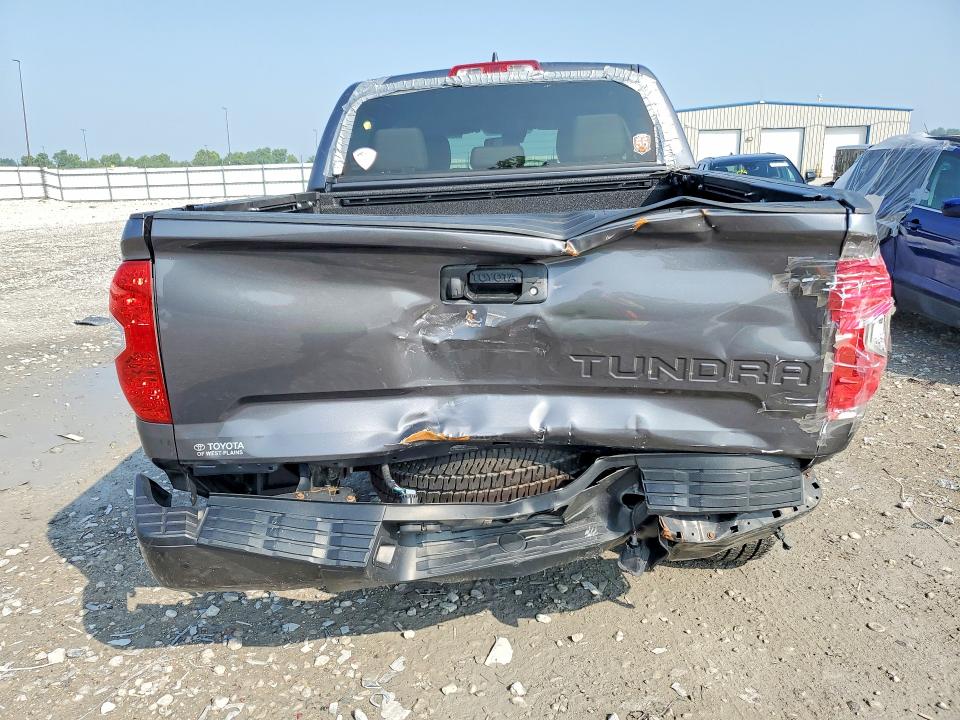 61856406 :رقم المزاد ، 5TFHY5F18MX043605 vin ، 2021 Toyota Tundra مزاد بيع