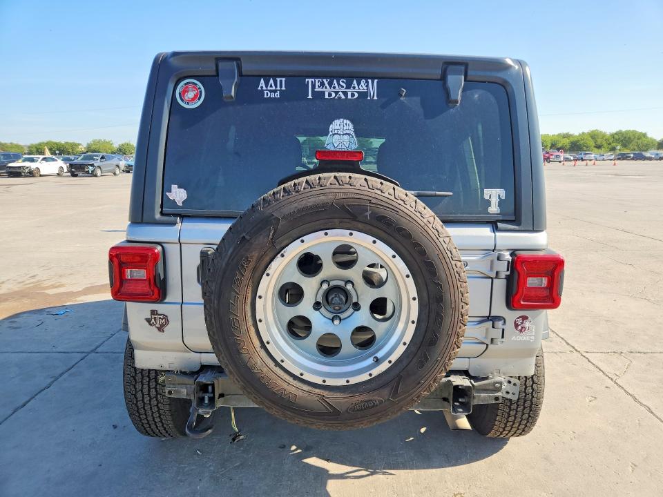 62973866 :رقم المزاد ، 1C4HJXDG5JW239915 vin ، 2018 Jeep Wrangler Unlimited مزاد بيع