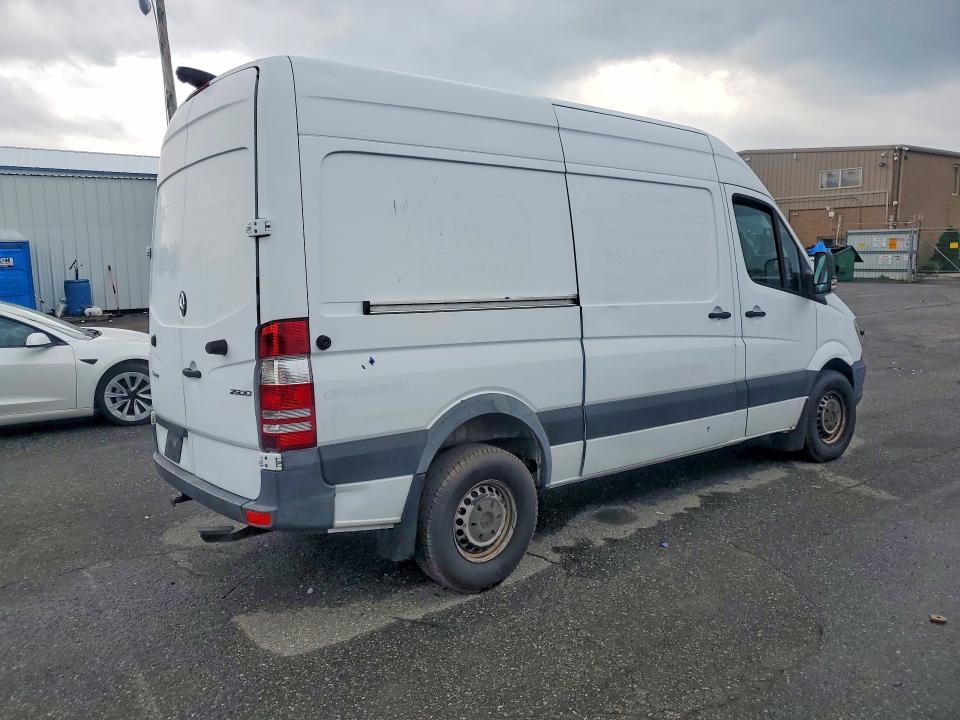 59670186 :رقم المزاد ، WD3PE7CD3HP567503 vin ، 2017 Mercedes-benz Sprinter مزاد بيع