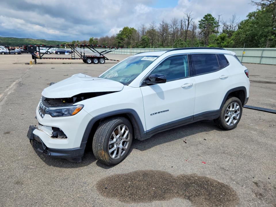 62887226 :رقم المزاد ، 3C4NJDFB3NT180281 vin ، 2022 Jeep Compass مزاد بيع
