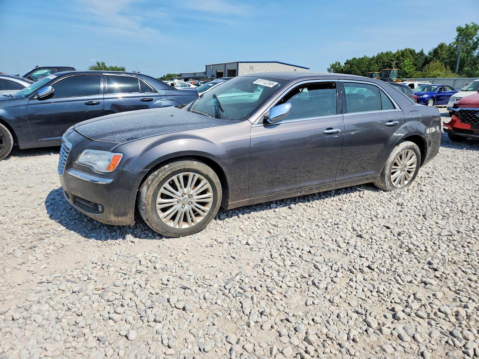 2013 Chrysler 300 მანქანა იყიდება აუქციონზე, vin: 2C3CCAKT5DH733054, აუქციონის ნომერი: 61112246