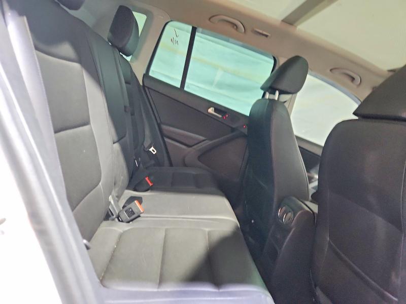 61516926 :رقم المزاد ، WVGSV7AX8HK039574 vin ، 2017 Volkswagen Tiguan مزاد بيع