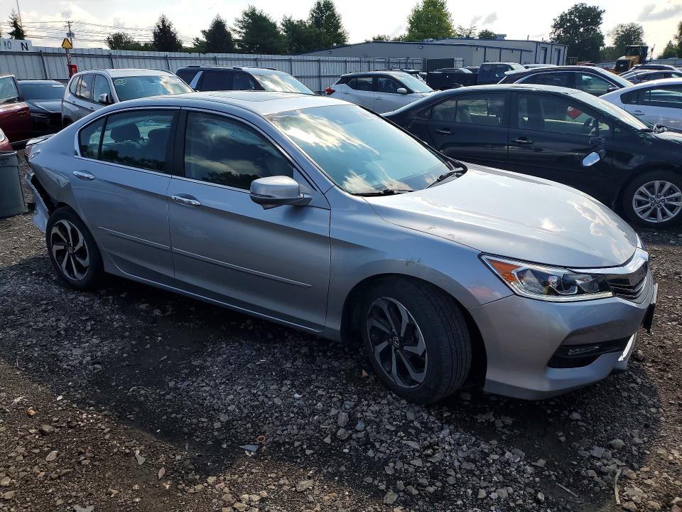 Продаж на аукціоні авто 2017 Honda Accord, vin: 1HGCR2F95HA097613, номер лоту: 63110096