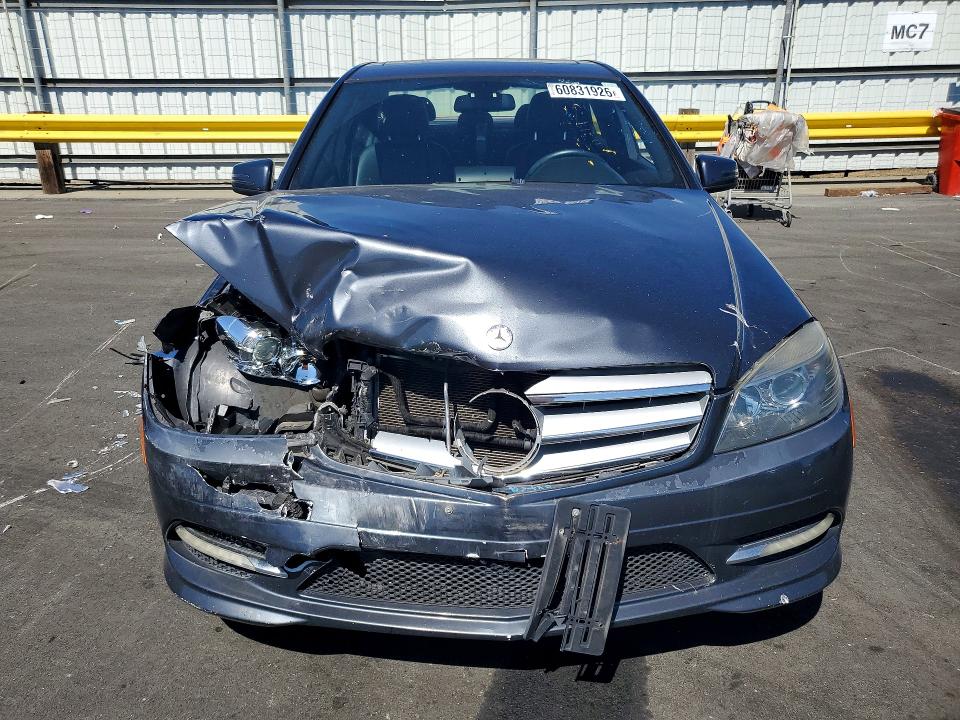 60831926 :رقم المزاد ، WDDGF5EB5BR169987 vin ، 2011 Mercedes-benz C مزاد بيع