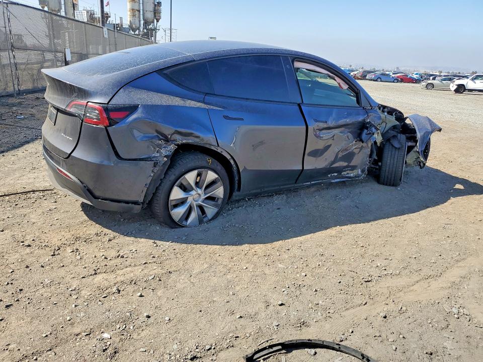 62676996 :رقم المزاد ، 7SAYGDEE4PA113102 vin ، 2023 Tesla Model Y مزاد بيع
