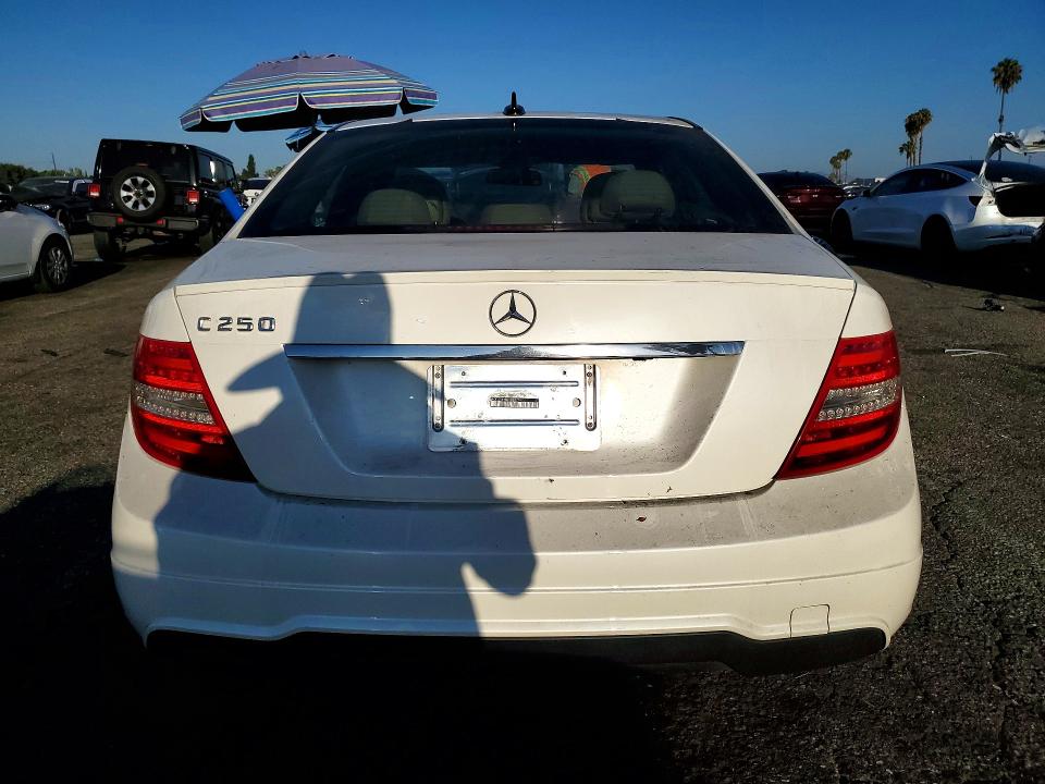 60470486 :رقم المزاد ، WDDGF4HB0CR222747 vin ، 2012 Mercedes-benz C مزاد بيع