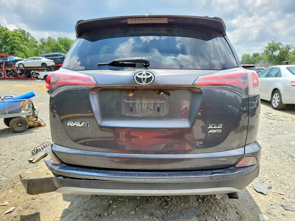 2017 Toyota Rav4 მანქანა იყიდება აუქციონზე, vin: JTMRFREV4HJ716842, აუქციონის ნომერი: 59866496