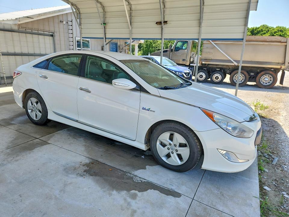 Продаж на аукціоні авто 2011 Hyundai Sonata, vin: KMHEC4A46BA008120, номер лоту: 61985666