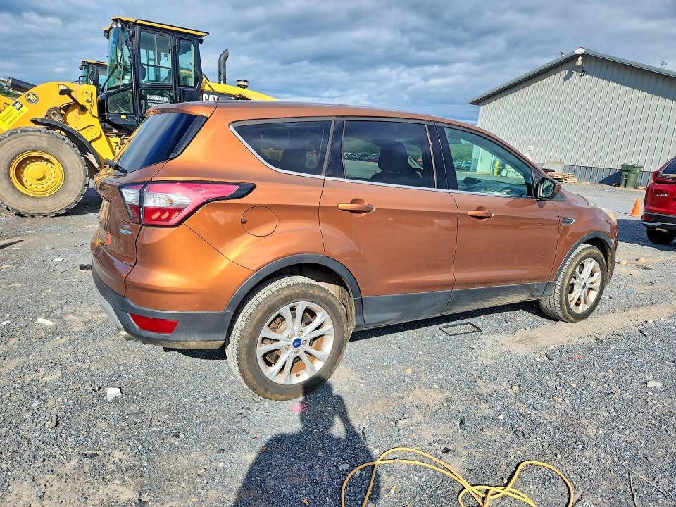 Продаж на аукціоні авто 2017 Ford Escape, vin: 1FMCU9GD6HUD78550, номер лоту: 63164306