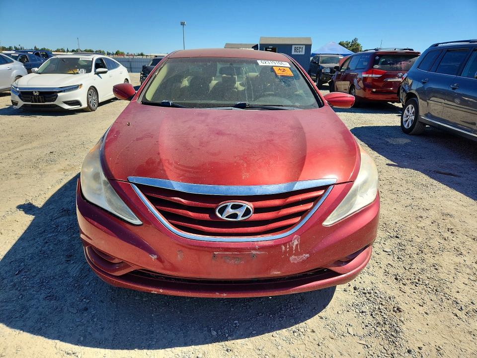 62319106 :رقم المزاد ، 5NPEB4AC1DH646429 vin ، 2013 Hyundai Sonata مزاد بيع