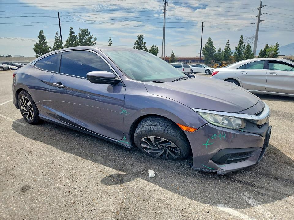 61030826 :رقم المزاد ، 2HGFC4B00JH304837 vin ، 2018 Honda Civic مزاد بيع