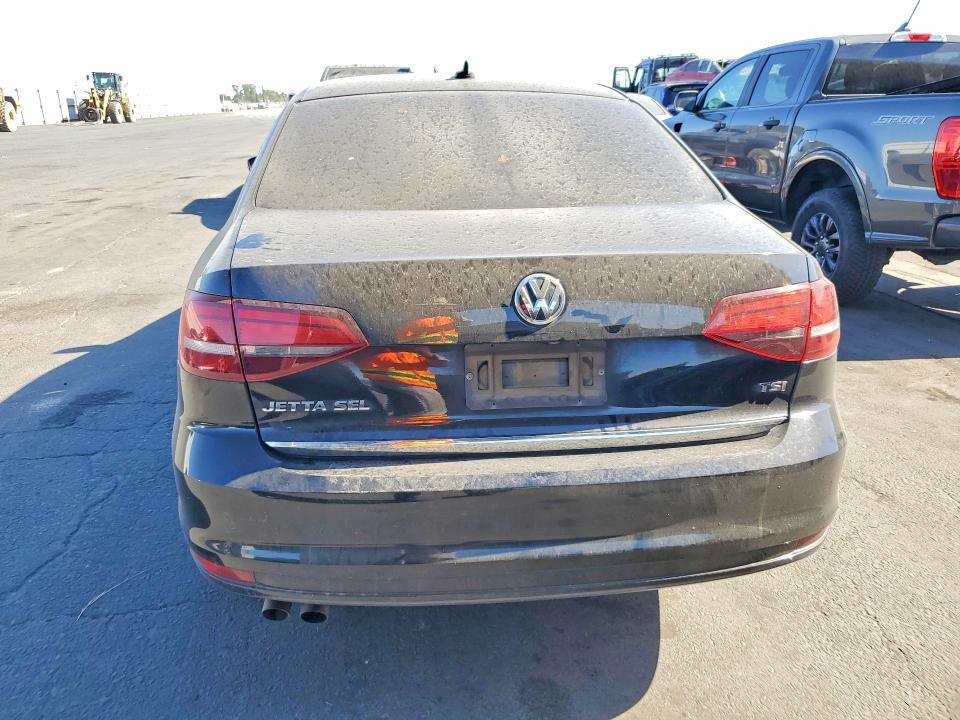 2017 Volkswagen Jetta მანქანა იყიდება აუქციონზე, vin: 3VWL17AJ1HM399646, აუქციონის ნომერი: 61771366