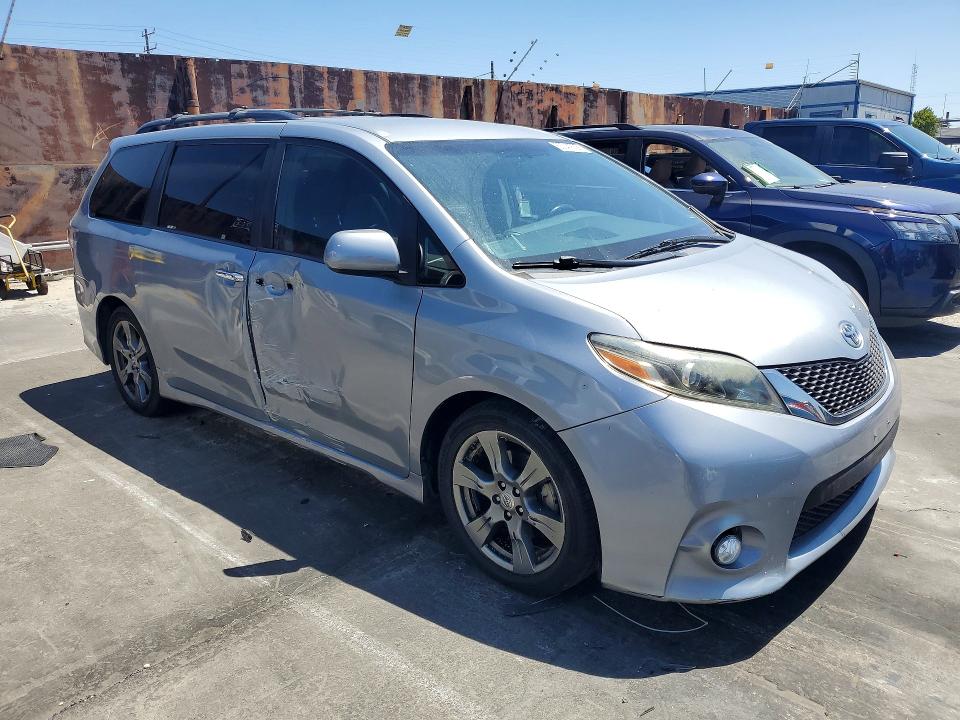 60241636 :رقم المزاد ، 5TDXZ3DC9HS852804 vin ، 2017 Toyota Sienna مزاد بيع