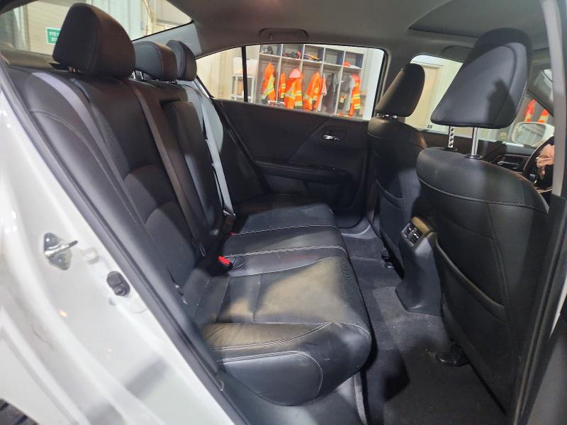 59378436 :رقم المزاد ، JHMCR6F71HC012838 vin ، 2017 Honda Accord مزاد بيع