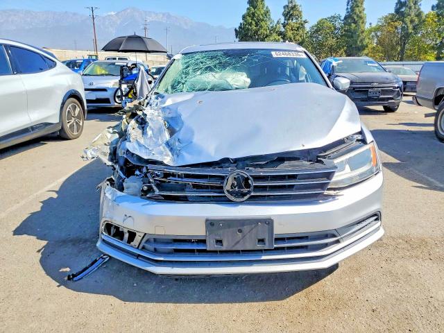 62468336 :رقم المزاد ، 3VWD17AJ1FM238487 vin ، 2015 Volkswagen Jetta مزاد بيع