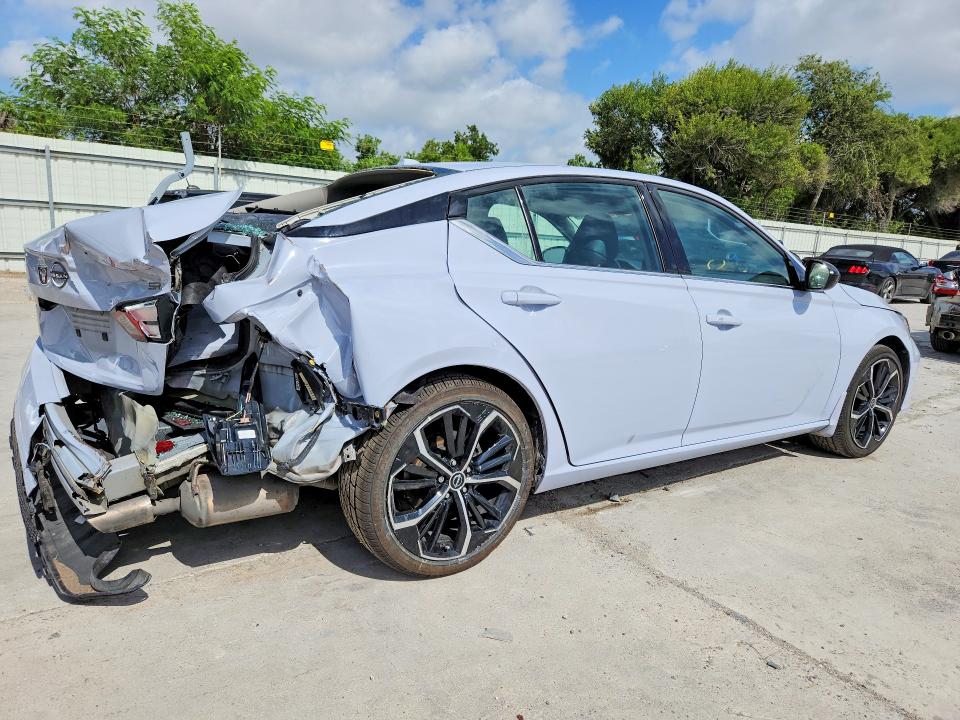 62584586 :رقم المزاد ، 1N4BL4CV3RN338982 vin ، 2024 Nissan Altima مزاد بيع