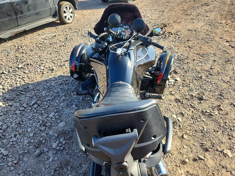 58691986 :رقم المزاد ، 2BXRDDD28FV003992 vin ، 2015 Can-am Spyder Roadster مزاد بيع