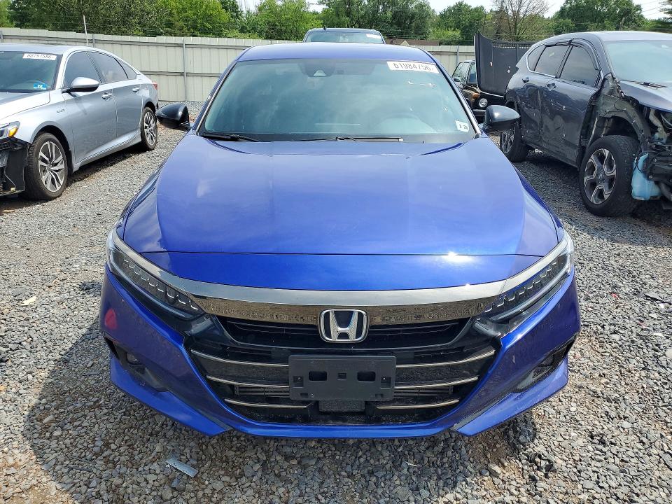 61984756 :رقم المزاد ، 1HGCV1F38NA121786 vin ، 2022 Honda Accord مزاد بيع