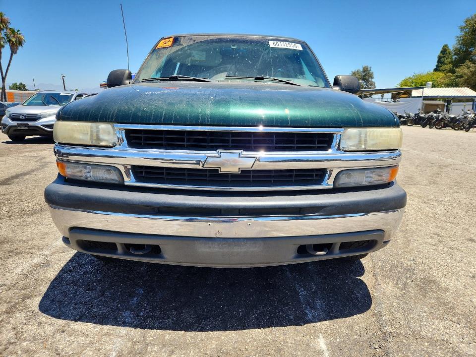 2001 Chevrolet Suburban მანქანა იყიდება აუქციონზე, vin: 3GNFK16T41G275905, აუქციონის ნომერი: 60442556