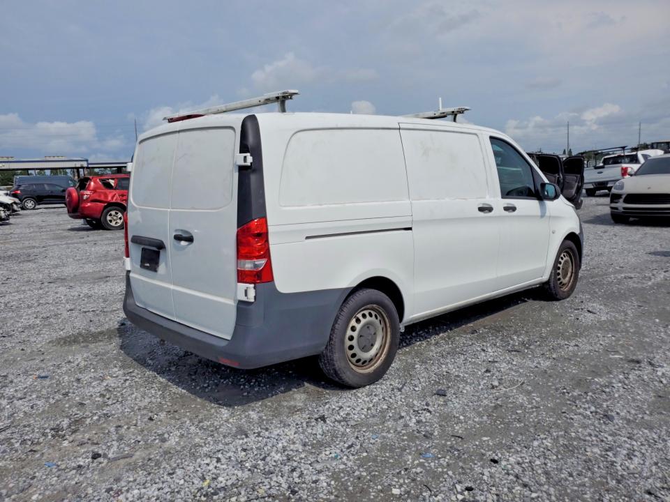63391166 :رقم المزاد ، WD3PG2EA9H3210513 vin ، 2017 Mercedes-benz Metris مزاد بيع