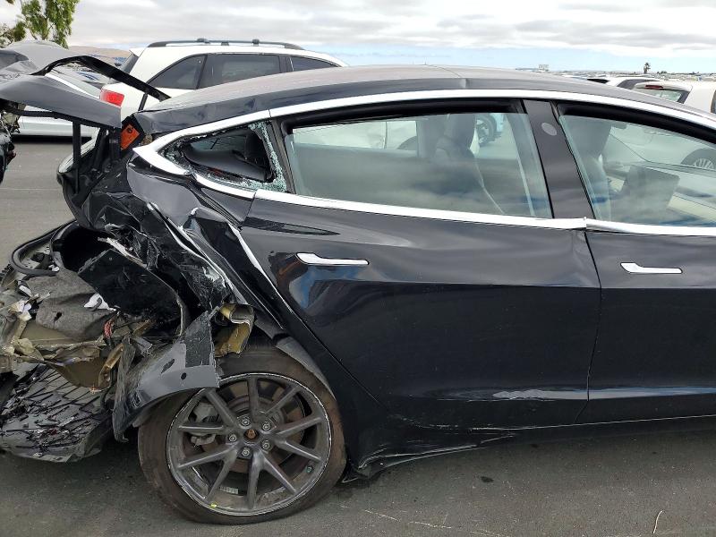 Продажа на аукционе авто 2018 Tesla Model 3, vin: 5YJ3E1EA8JF044109, номер лота: 59998136