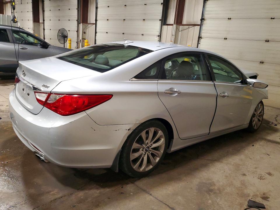 62975156 :رقم المزاد ، 5NPEC4AB5CH486686 vin ، 2012 Hyundai Sonata مزاد بيع