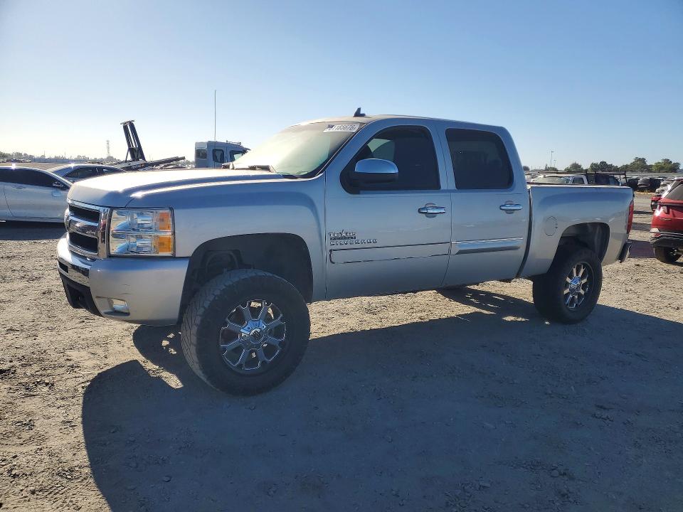 Auction sale of the 2011 Chevrolet Silverado, vin: 3GCPCSE01BG400514, lot number: 61185676