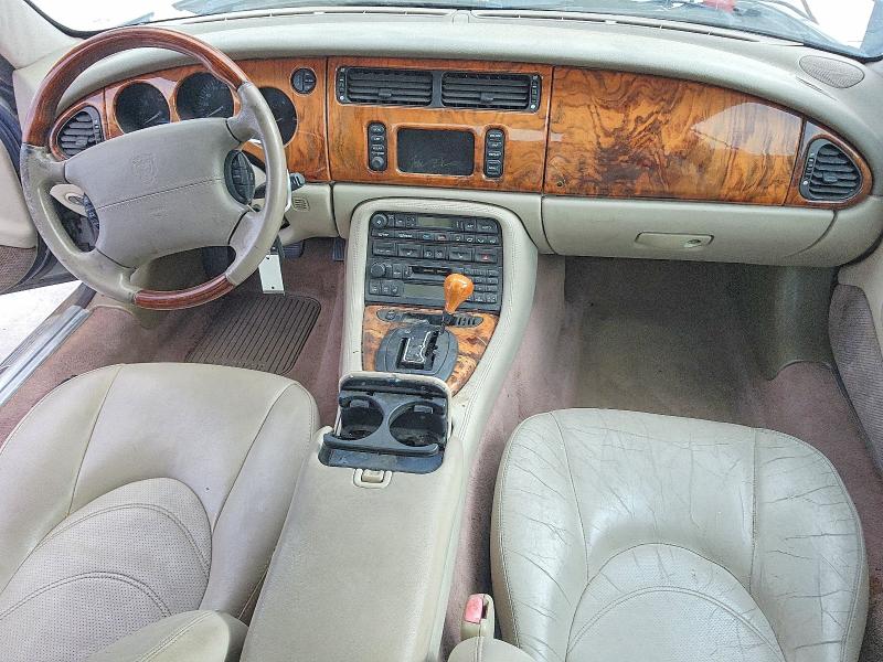 60491436 :رقم المزاد ، SAJDA42B12PA25783 vin ، 2002 Jaguar Xkr مزاد بيع