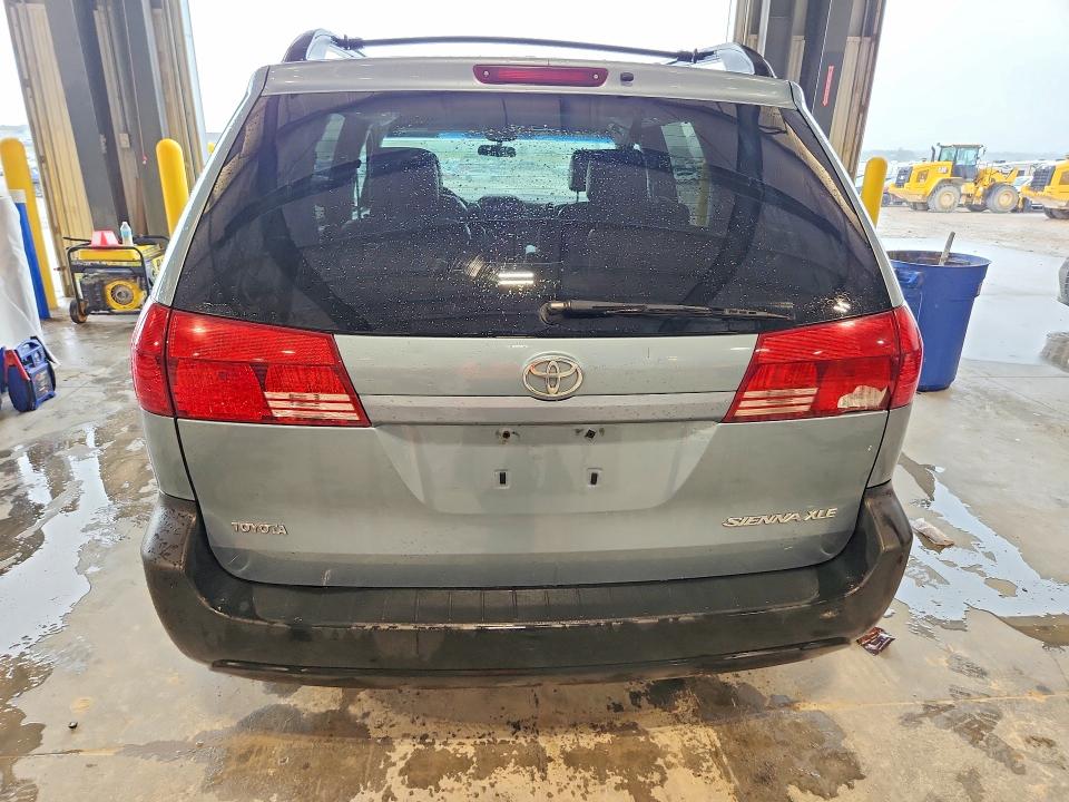 63186756 :رقم المزاد ، 5TDZA22C55S367178 vin ، 2005 Toyota Sienna مزاد بيع