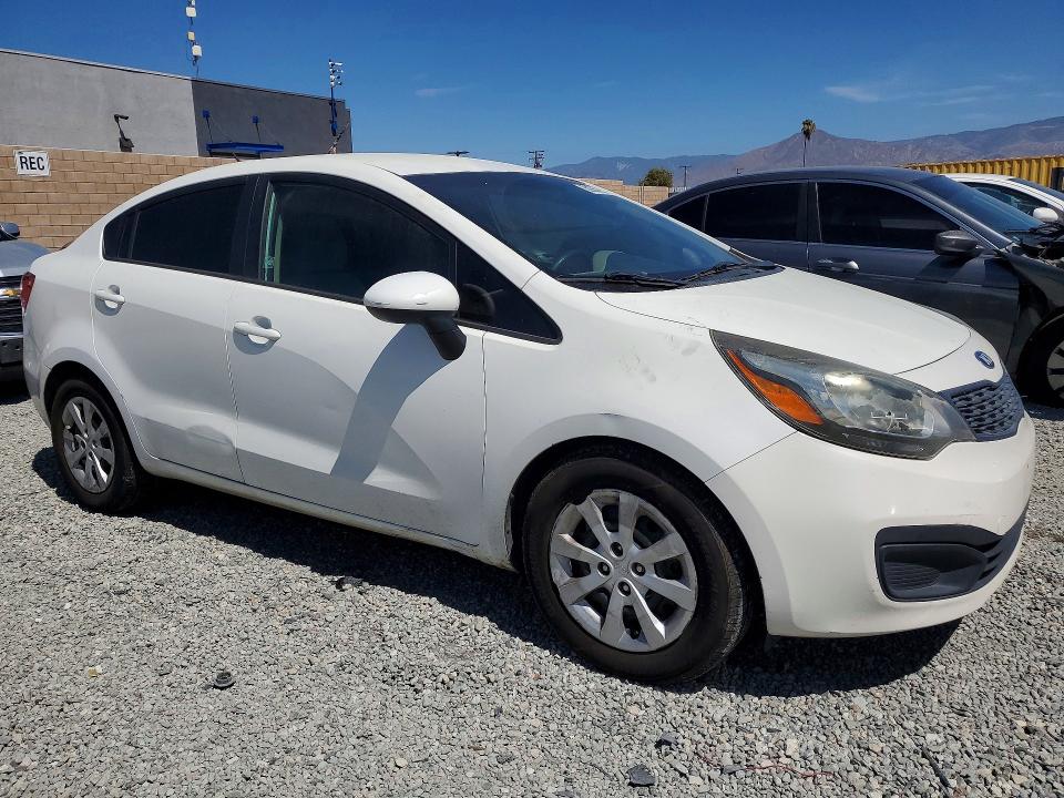 62662656 :رقم المزاد ، KNADM4A37F6468980 vin ، 2015 Kia Rio مزاد بيع