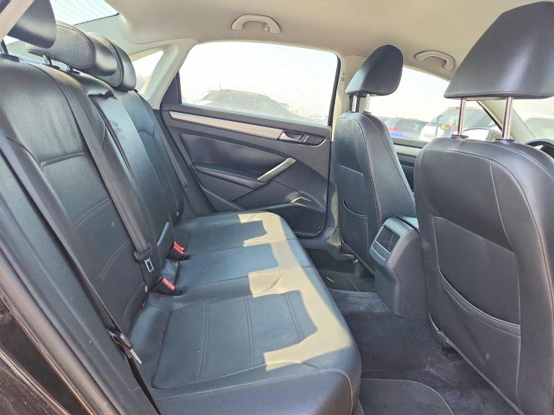 59608906 :رقم المزاد ، 1VWAT7A37FC018643 vin ، 2015 Volkswagen Passat مزاد بيع