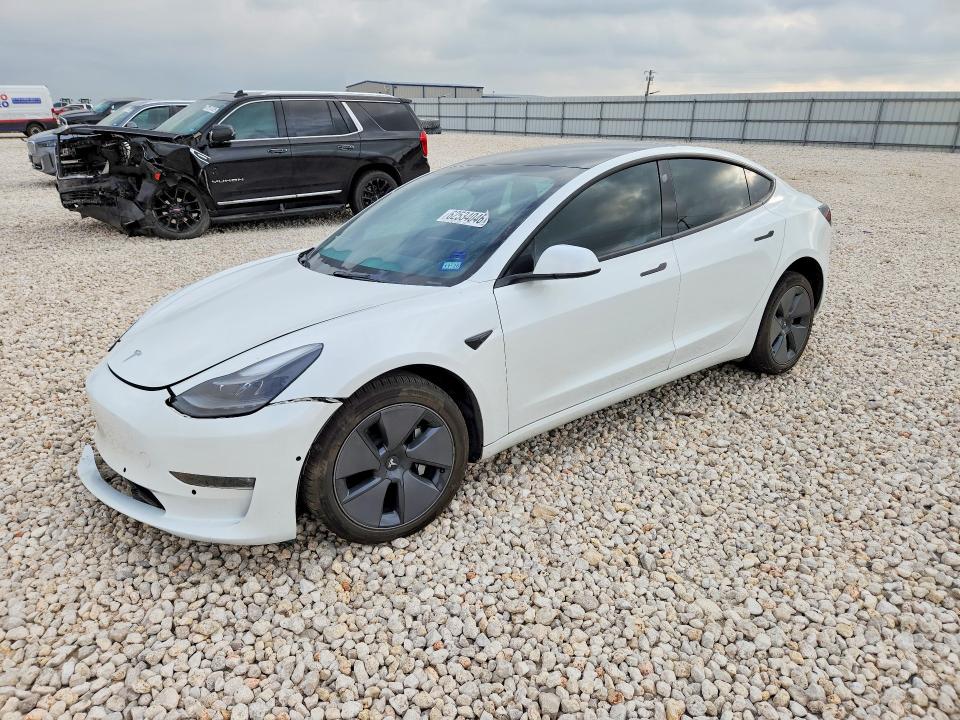 62534046 :رقم المزاد ، 5YJ3E1EB3NF107275 vin ، 2022 Tesla Model 3 مزاد بيع