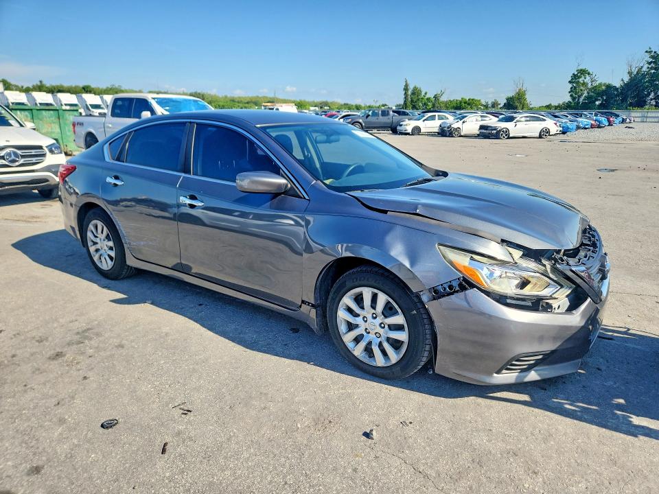 2017 Nissan Altima მანქანა იყიდება აუქციონზე, vin: 1N4AL3AP8HC495847, აუქციონის ნომერი: 59902646