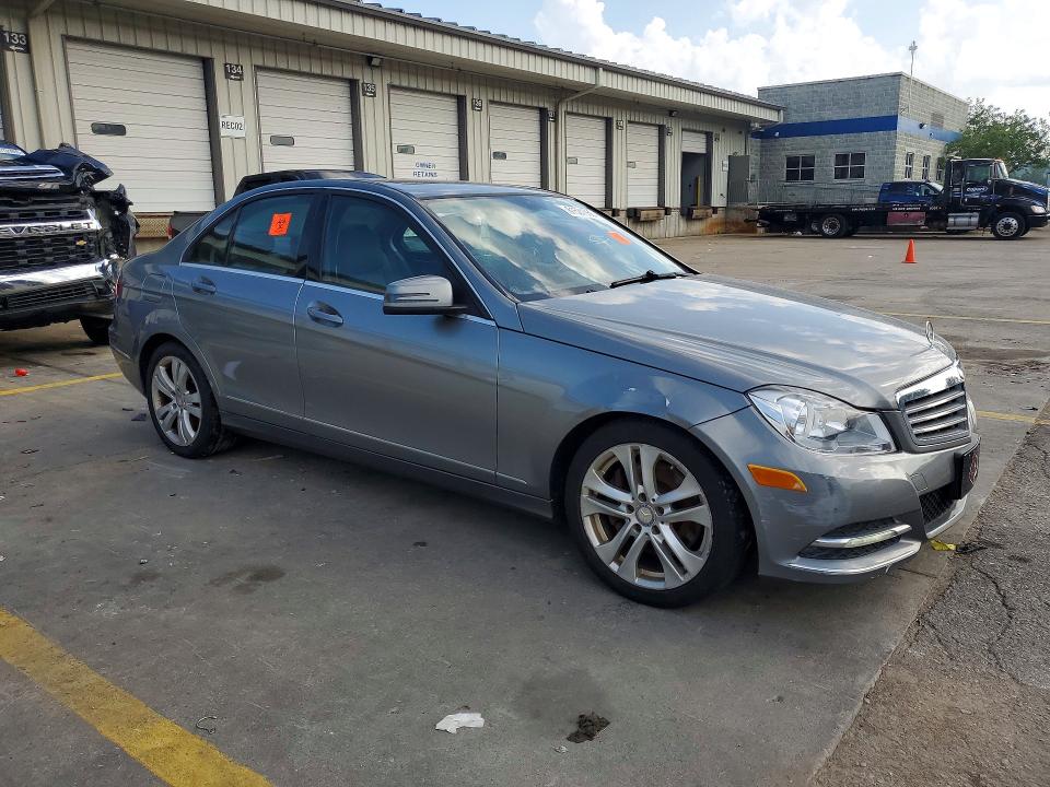 Продажа на аукционе авто 2013 Mercedes-benz C, vin: WDDGF8AB3DR244096, номер лота: 61531666