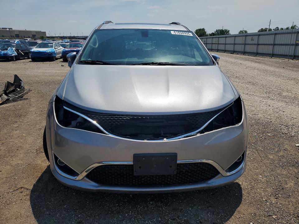 61850956 :رقم المزاد ، 2C4RC1GG8HR505177 vin ، 2017 Chrysler Pacifica مزاد بيع